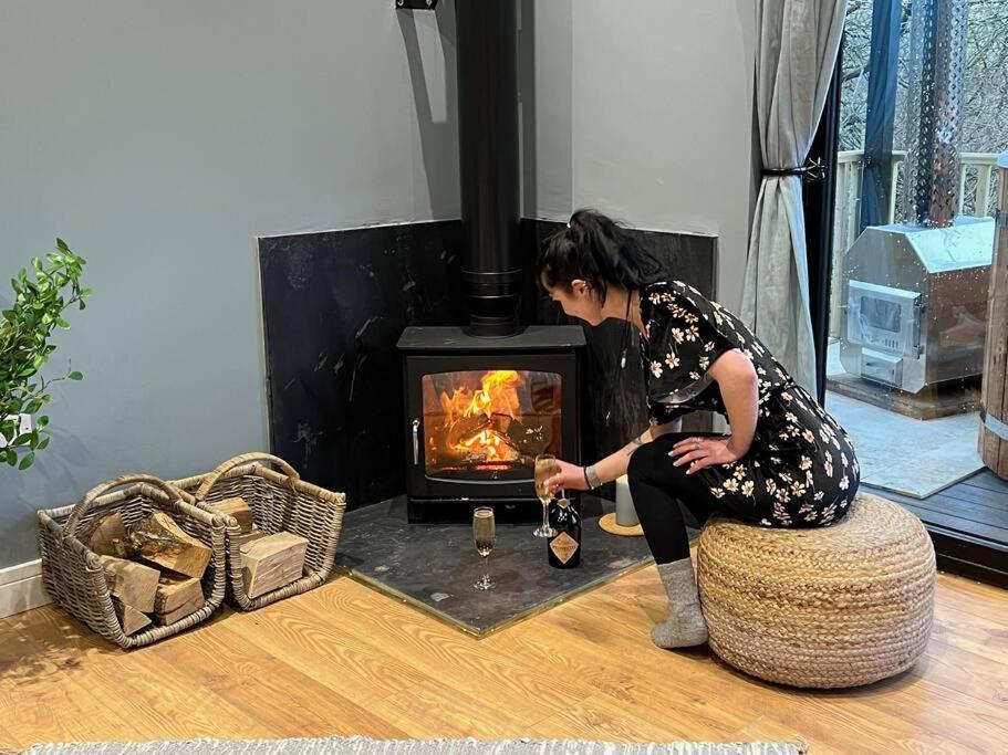 Luxury Lodge In The Treetops Llanbrynmair 外观 照片